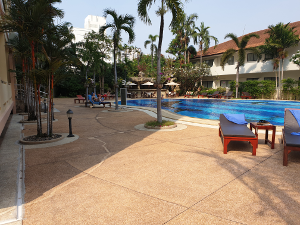 Jomtien View Talay Residence Pool Image 2